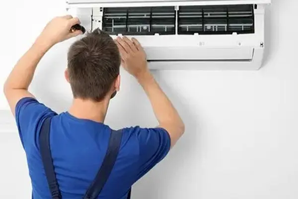 Quiénes somos haciendo mantenimiento en Mérida